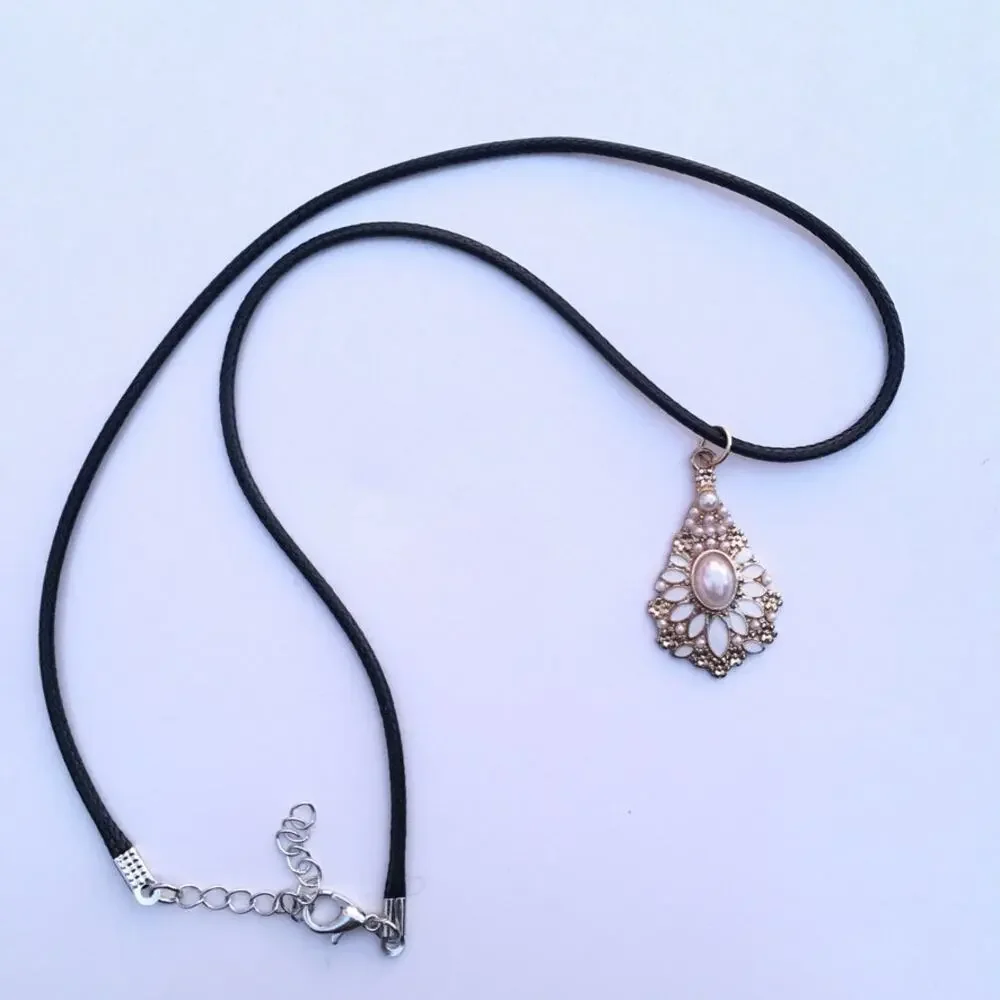 (brand not known) gold tone